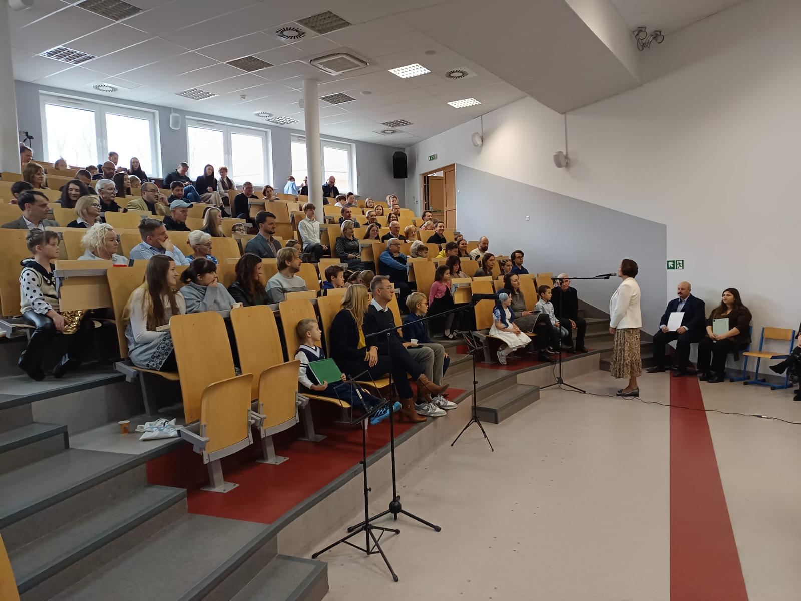 2e086039-35c5-42c3-be32-8fee77ead588