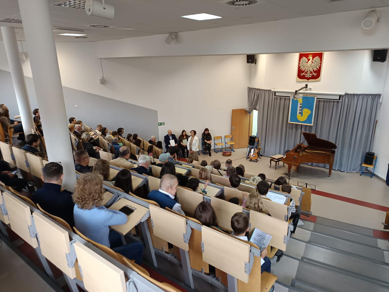 f9b90c92-2a8a-4d6e-9c08-9918928a763e